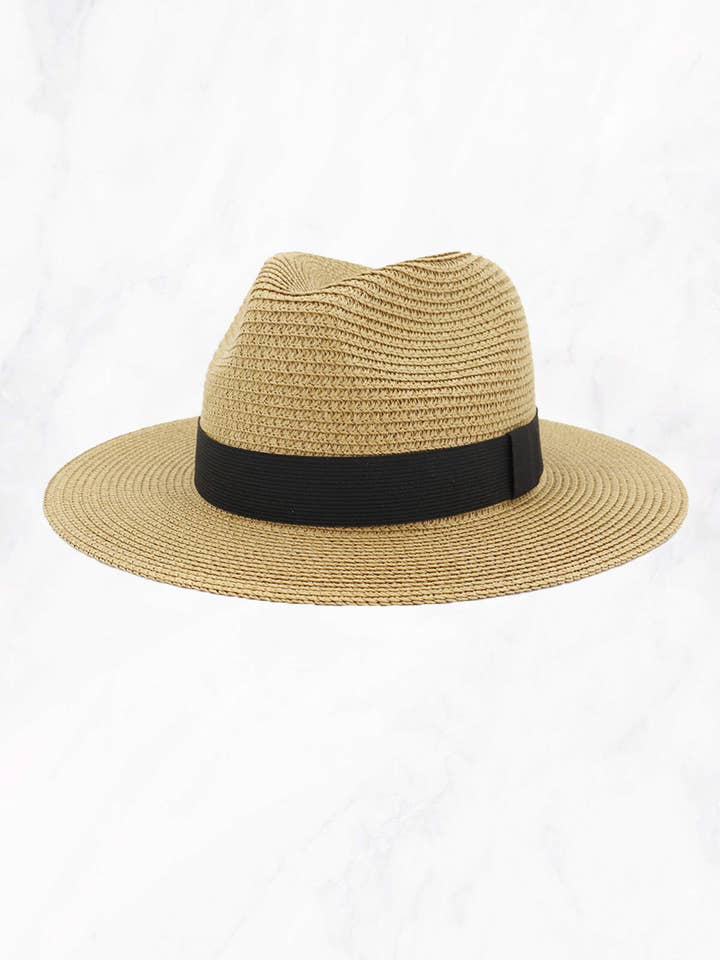Chapeau de paille, chapeau de plage pour femme avec ceinture en tissu noir pour la vente par Suzie Q USA