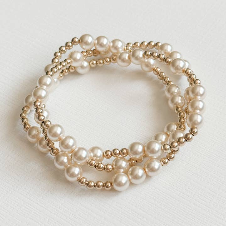 Chelsea 6mm Pearl Bracelet in Gold for wholesale by Gardenia Co
