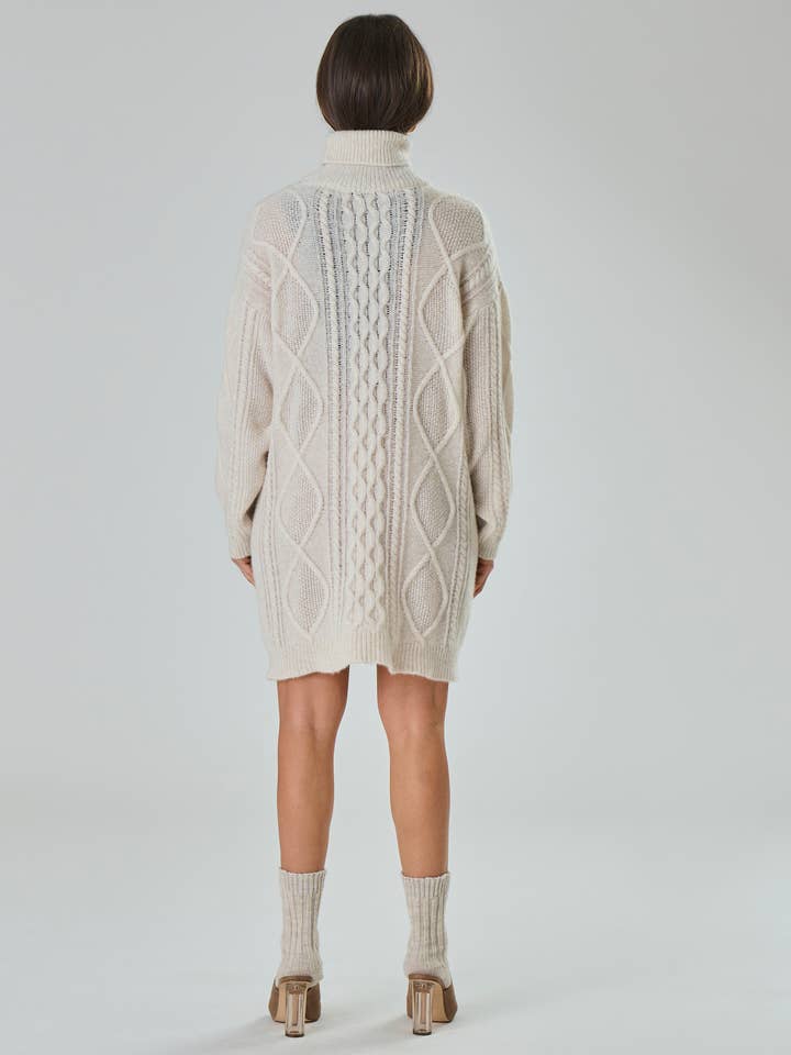 TENNÉ - Wholesale Dress - Women's - Dress with braids in Merino wool - Catia