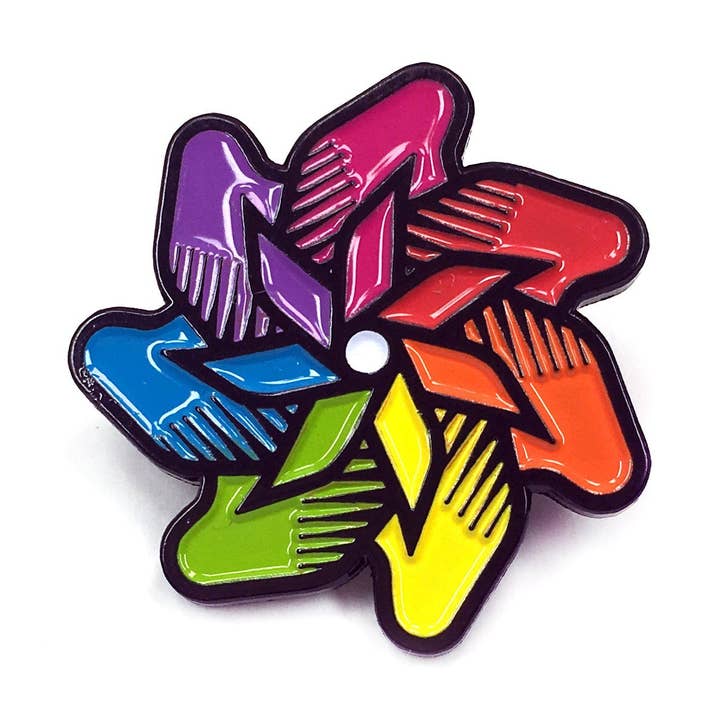 Broche en émail arc-en-ciel pour la vente par Kolorspun Pins