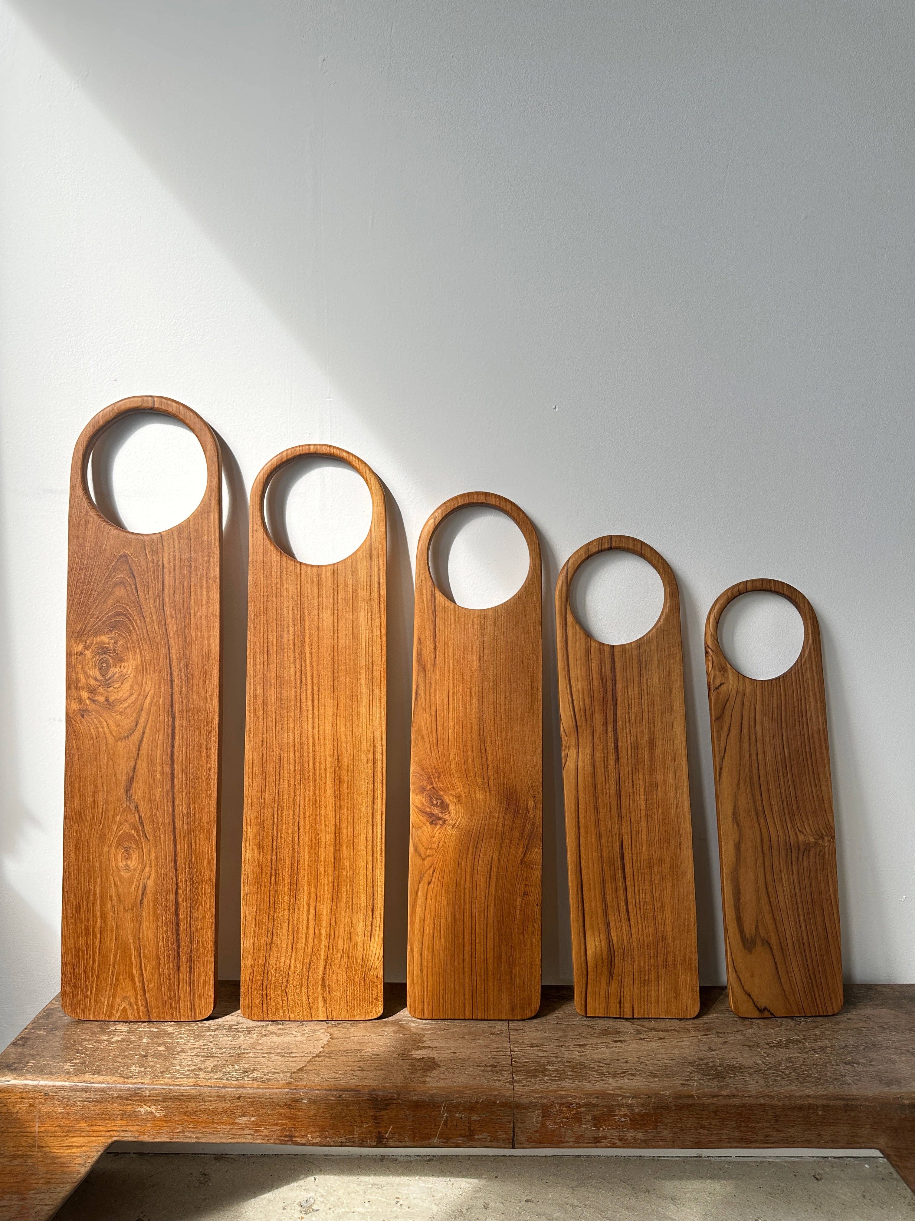 Office Objets - Wholesale Cutting Board - Monoxyle teak cutting or presentation board with handle (T3)8