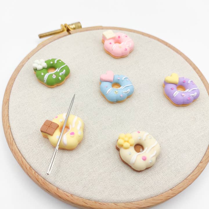 SChandworks - Wholesale Embroidery/Cross Stitch Supplies - Donut needle minder1