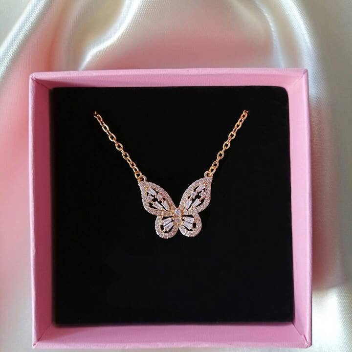 Divine Dulcet - Wholesale Pendant/Charm Necklace - "Dreamy Butterfly" | 24 Karats Pendant Necklace2