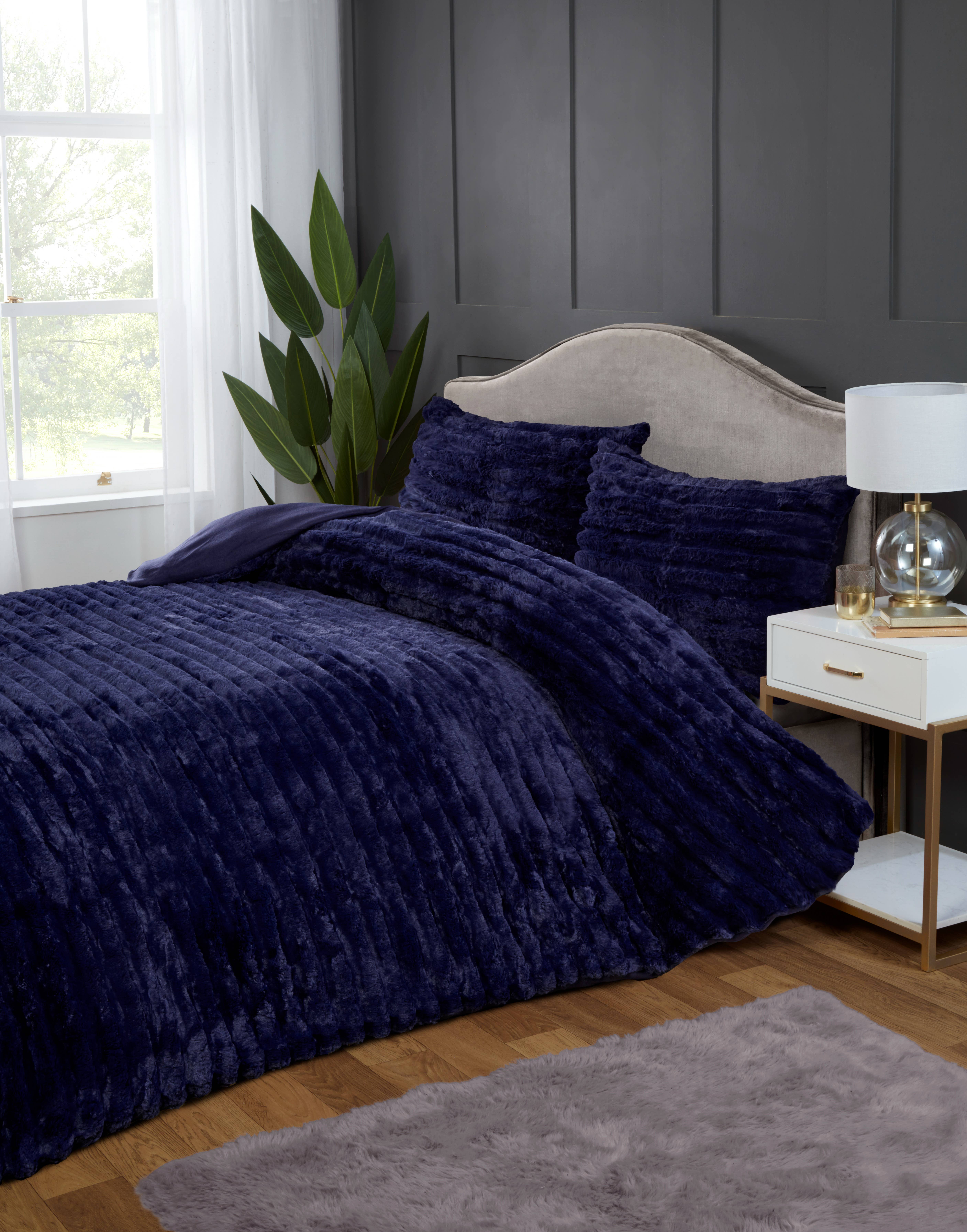 Rapport Home Furnishings Limited - Wholesale Duvet cover - Rabbit Fur Polyester Soft Plush Duvet Set With Pillowcase0