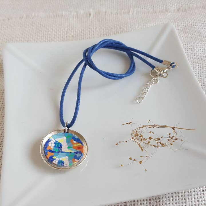 PASTACUITA – wholesale Hänge-/berlockhalsband – Modernistiska runda hängen med färgade trencadis10