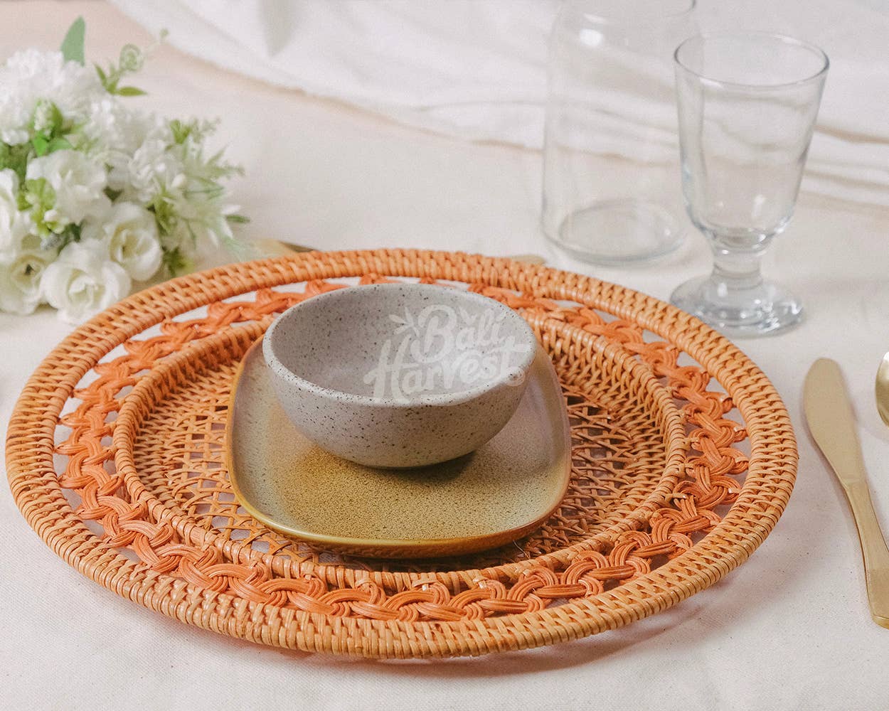 Bali Harvest - Vendita all'ingrosso Sottopiatti - Sottopiatto in rattan intrecciato aperto Gendis5