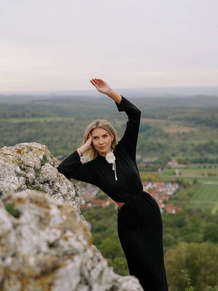 Insá Strickkleid Langarm Mit Taillenauschnitt für den Großhandel von INSÁ by Inna Schuldeschov