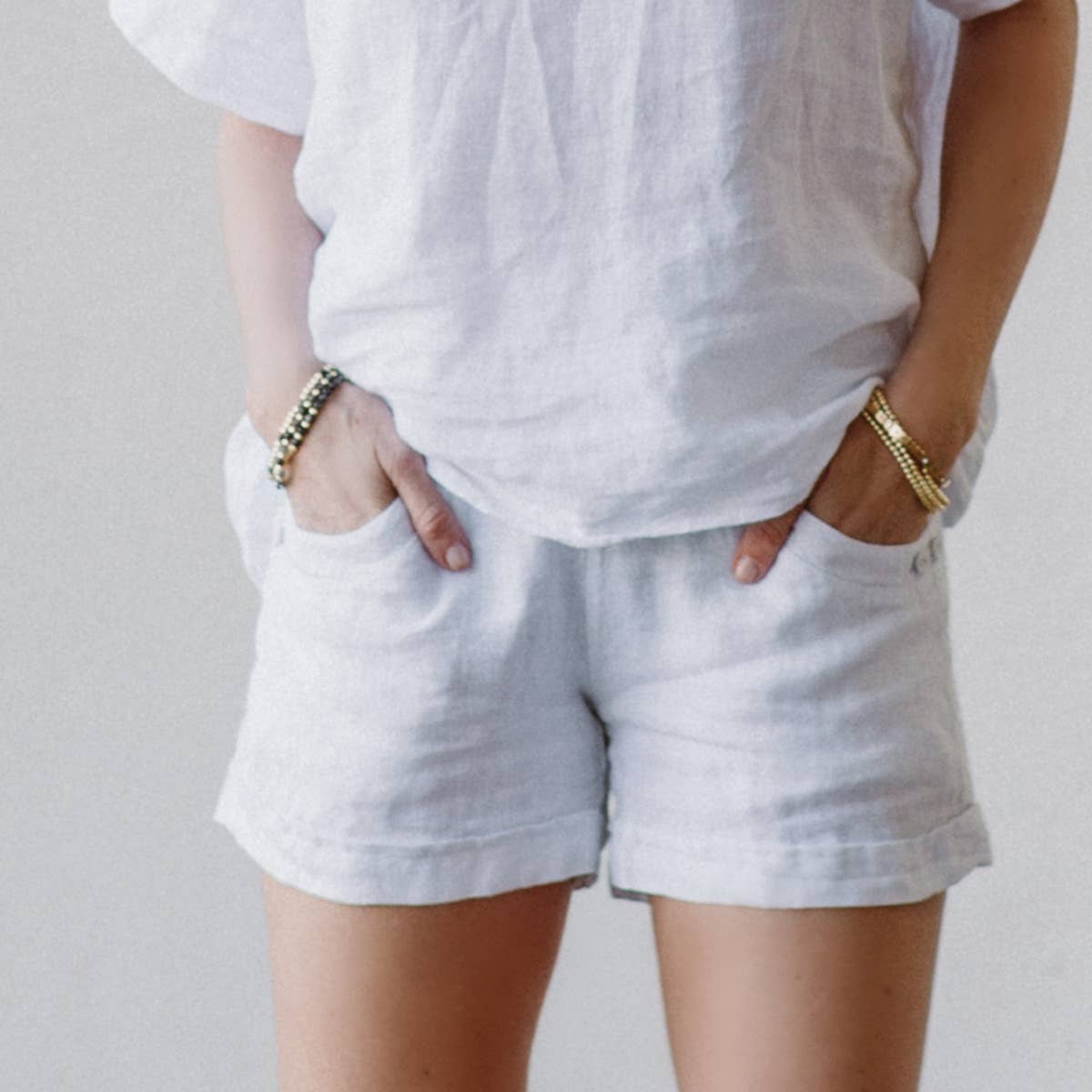 Splendid Iris Threads - Wholesale Shorts - Women's - Italian Made Linen Cuffed Shorts, SALE1