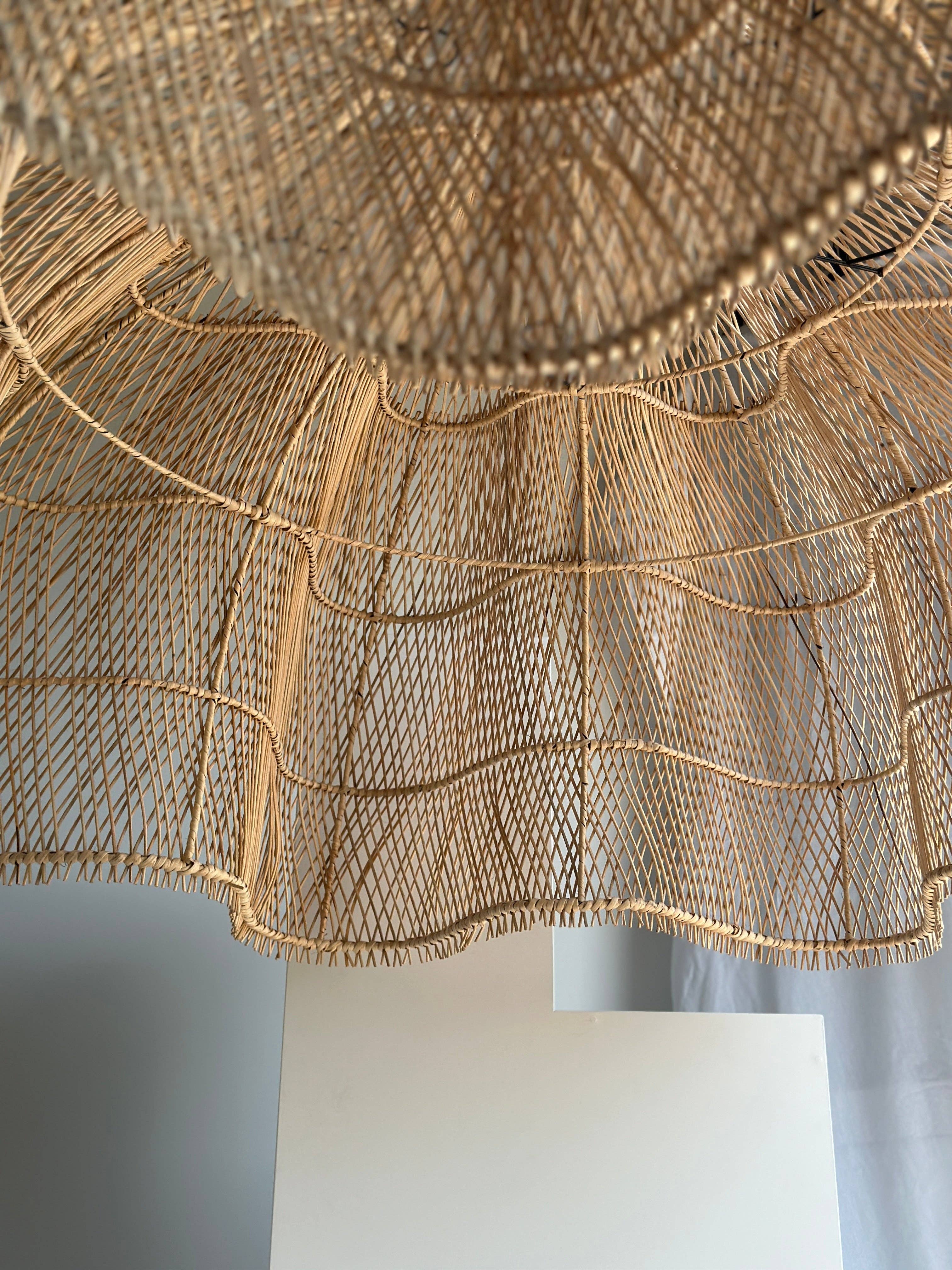 Office Objets - Wholesale Chandelier/Hanging Light - Immense rattan suspension in the shape of a flower, tulip, corolla H:1m; D:1m50134