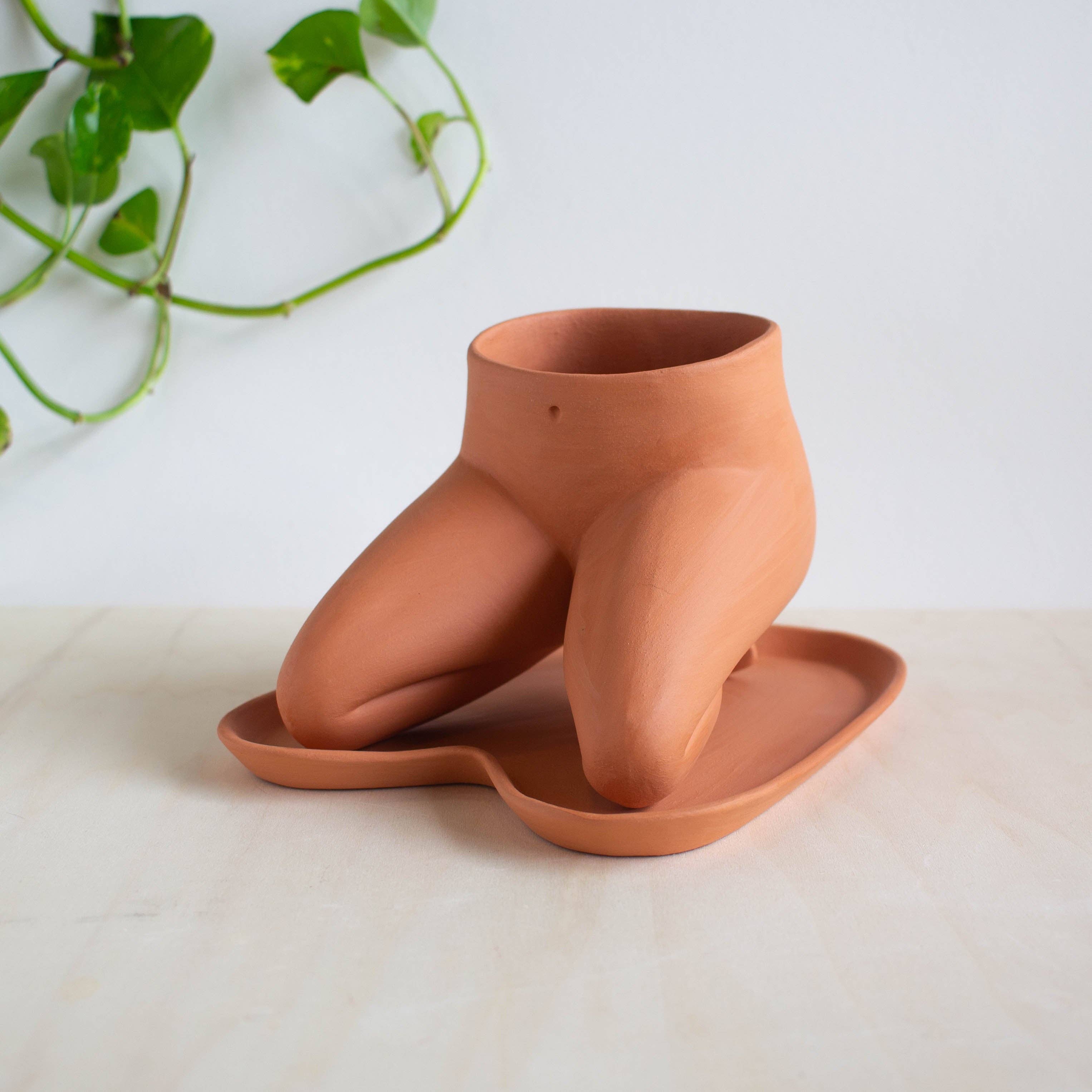 Doma Studios - Wholesale Plant Pot - Heel Sit Leggy - Terracotta3