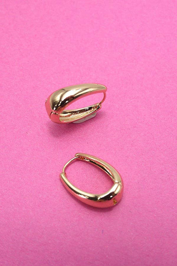 GOLD OVAL CHUNKY HUGGIE HOOP EARRINGS | 10E3032476 for wholesale on Faire1