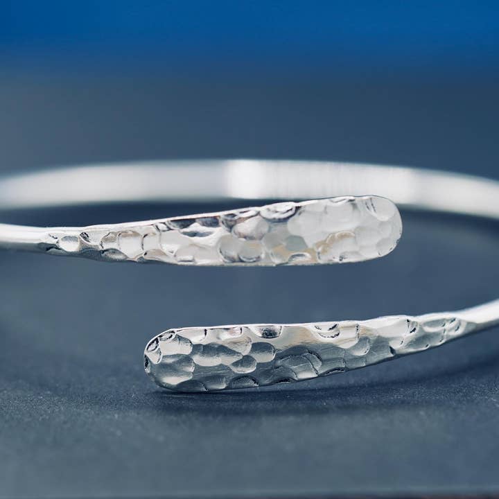 Kaali Boutique - Vendita all'ingrosso Bracciale a polsino - Bracciale in Argento Martellato, Bracciale Antiossidante12