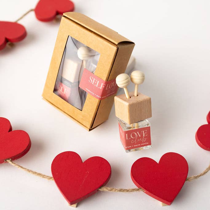 SELBSTLIEBE CLUB | NICHT-TOXISCHER AUTO-DIFFUSOR | VALENTINSKOLLEKTION für den Großhandel von Prairie Creek Candles