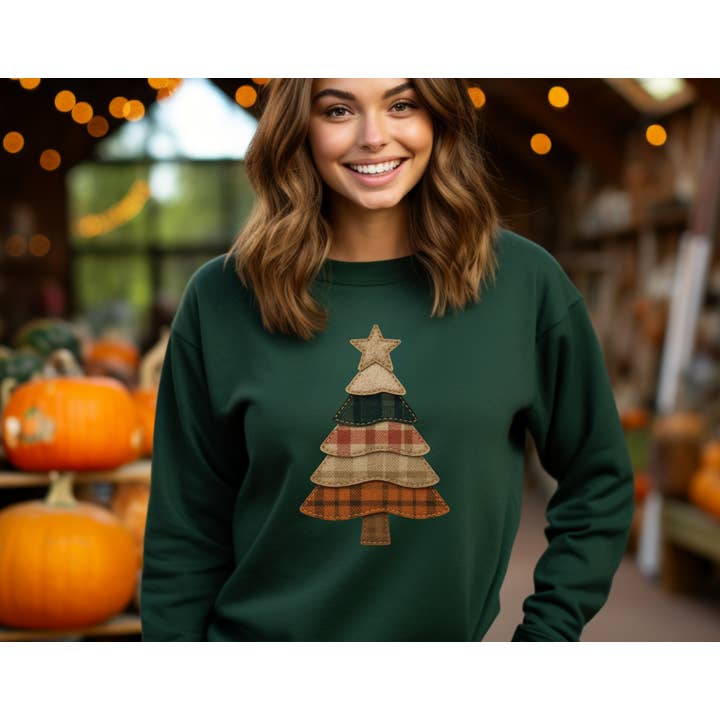 Sweatshirt matelassé avec sapin de Noël pour la vente par Simply You Customs