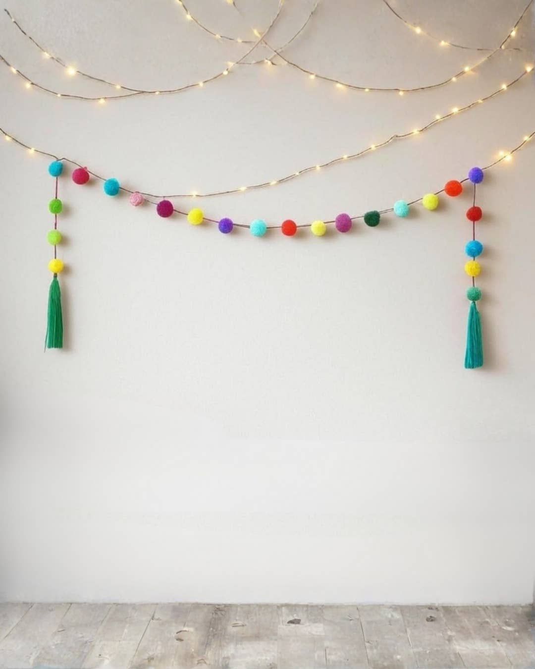 Lumily – Großhandel Wimpel/Girlande – Hängende Girlande Dekor Boho Mehrfarbiger Pom Pom Streifen - Mexiko