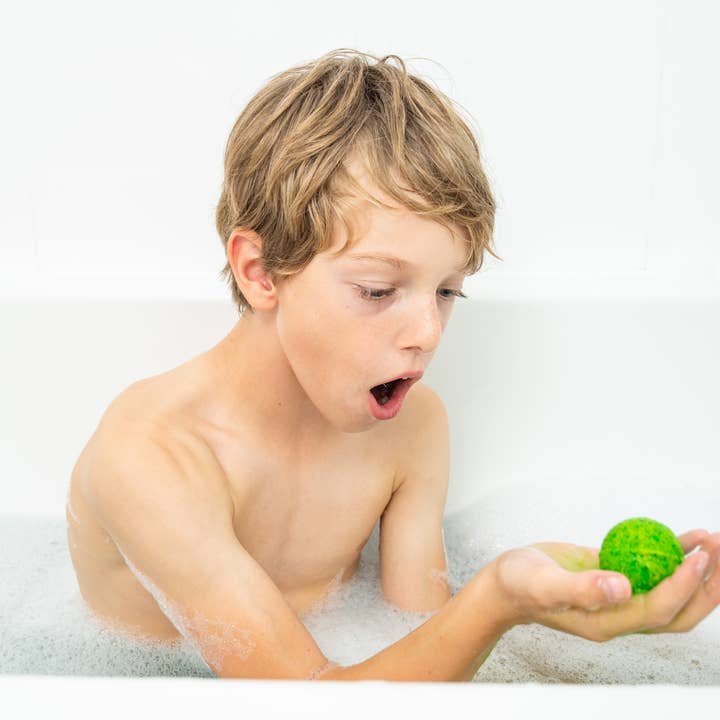 Möbi Games Inc. - Wholesale Bath Bomb/Fizz - Little Whale Bath Co. 48 Single Unit PDQ2