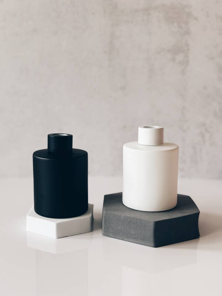 en mer | classic reed diffuser vessel for wholesale by en mer, co