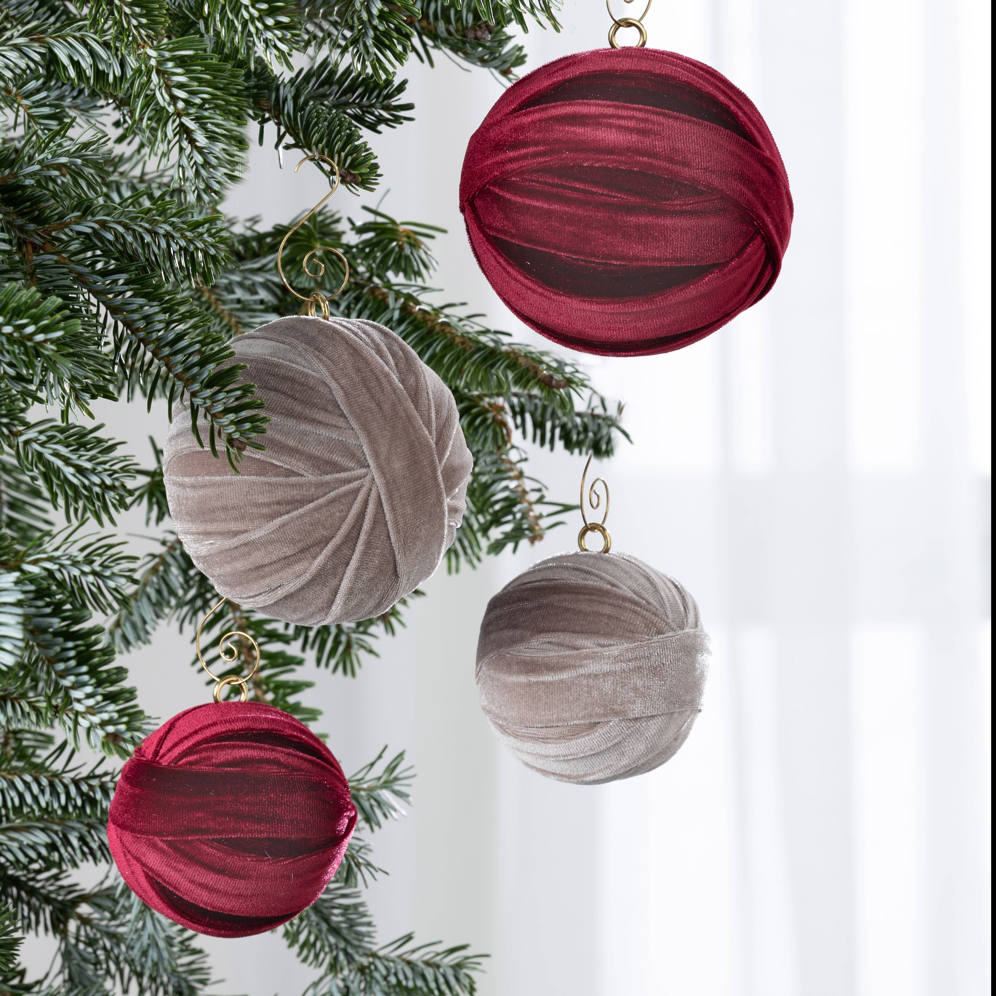 Your Heart's Content – wholesale Ornament – Velvet sphere ornaments for trees, garland, mantel decor2