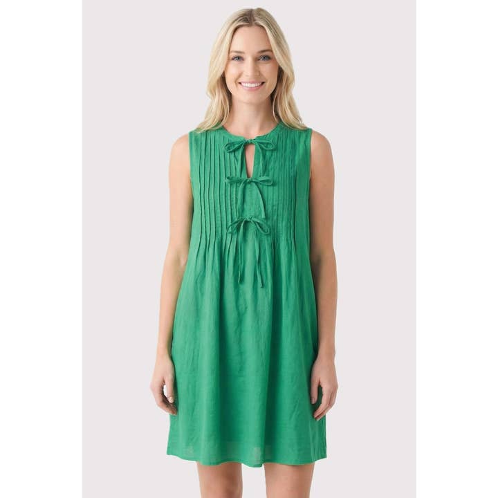 Robe unie sans manches avec plis piqués sur la poitrine pour la vente par STACCATO