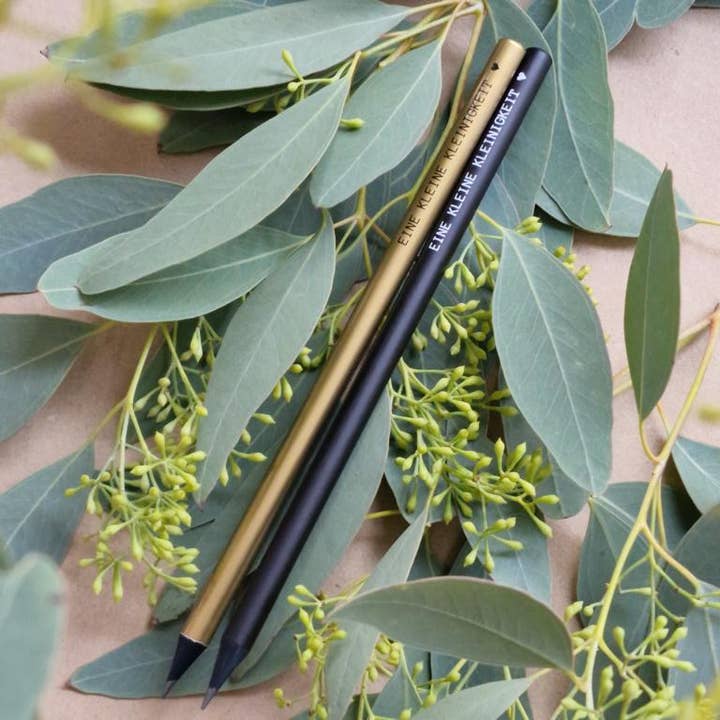 Crayon | une petite bricole | anniversaire | offrir pour la vente par isaMi