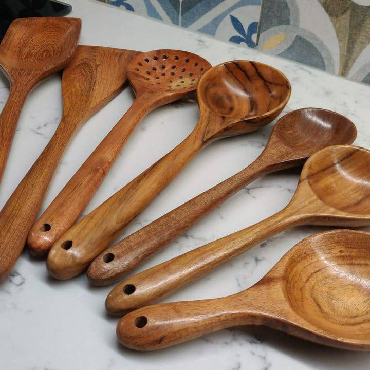 Boho Homes London – Großhandel Küchenutensilien-Set – 7-teiliges Küchenutensilien-Set aus Akazienholz