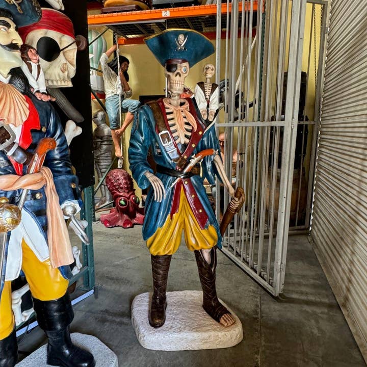 LM Treasures - Wholesale Decorative Figurine - Pirate Skeleton With Monkey Life Size Statue3
