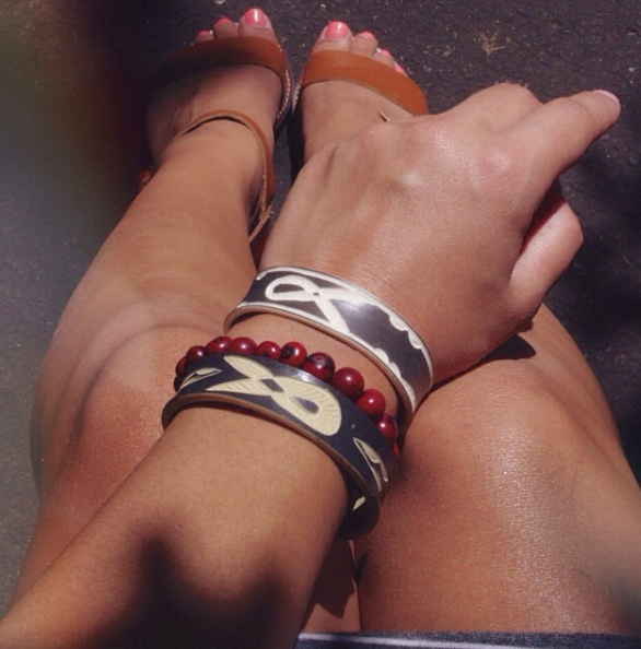 UNTIL THERES A CURE FOUNDATION – wholesale Manschettarmband – Handsnidad afrikansk konst armband3