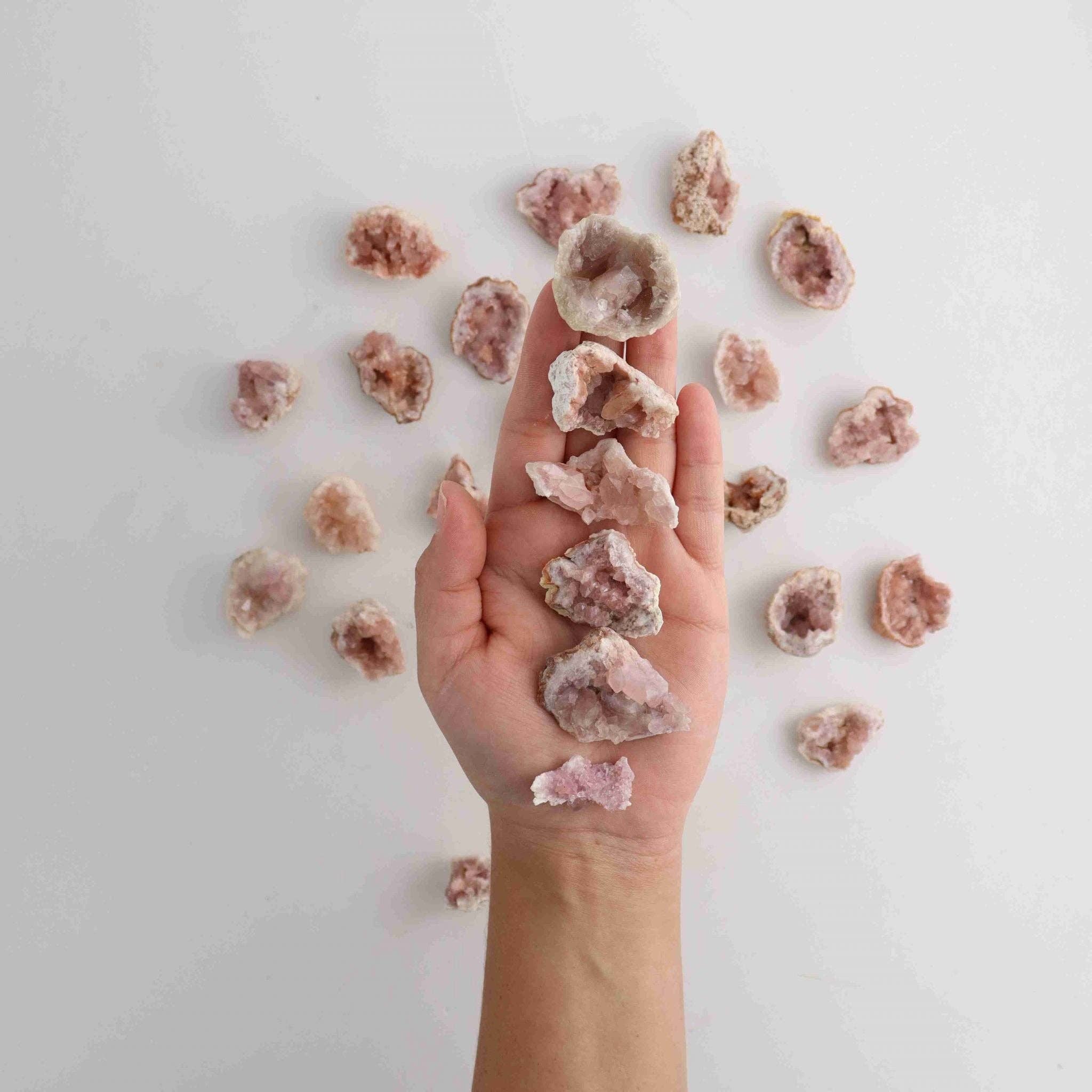Mi Esperanza Minerals - Wholesale Spiritual Stone/Crystal - Mini Pink Amethyst Clusters1