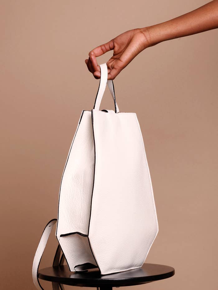 sac à dos irrégulière pour la vente par Cruca