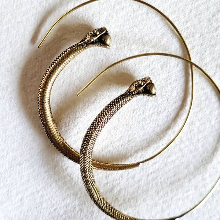 Bisjoux - Wholesale Hoop Earrings - Brass cobra snake hoop earrings4