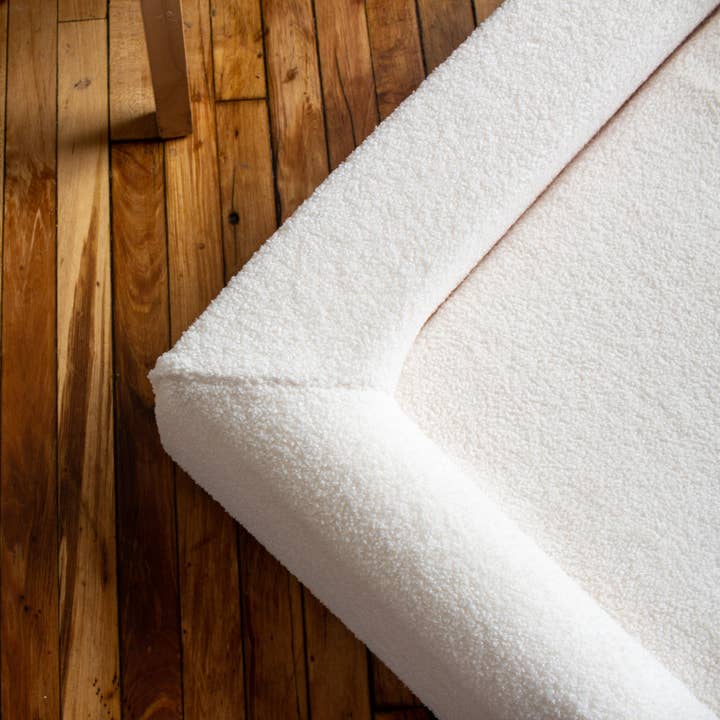 Fenwick Pet Co. - Wholesale Pet Bed - Dog - Teddy Dog Bed