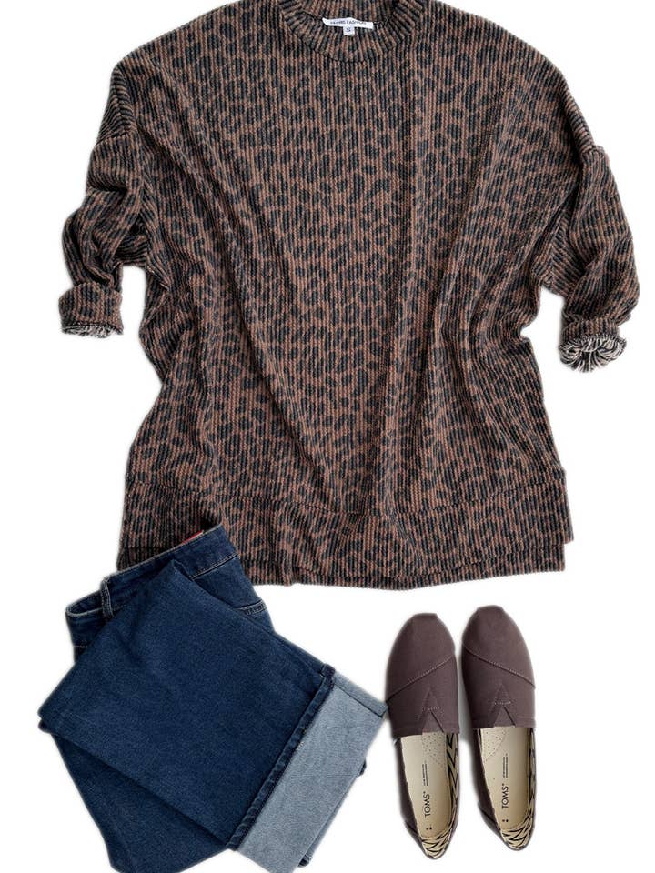 Urban Ribbed Long Sleeve Leopard Sweatshirt for wholesale by 24-Hrs Fashion