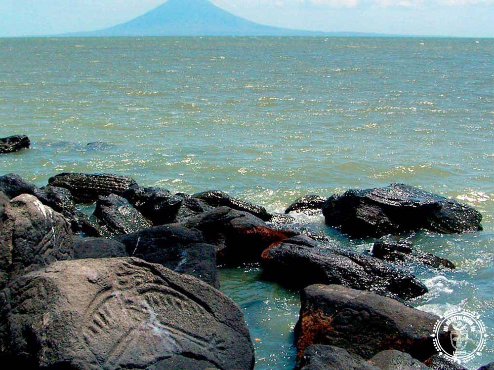 Blue Zapatera XL multicolor hammock for wholesale on Faire3