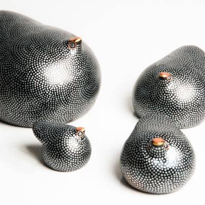 Dana Esteline – wholesale Decorative figurine – SILVER GUINEA FOWL - 100% handcrafted ceramics2