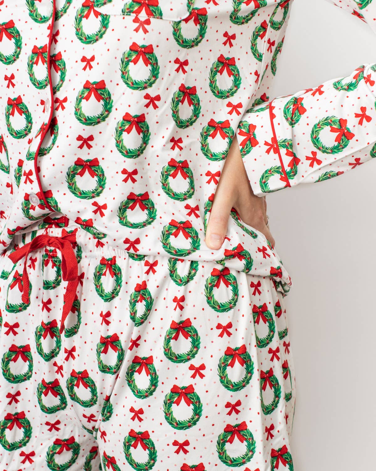 The Royal Standard - Wholesale Sleepwear Bottom - Women's - Clara Wreath Sleep Shorts   White/Red/Green   -Asst.2