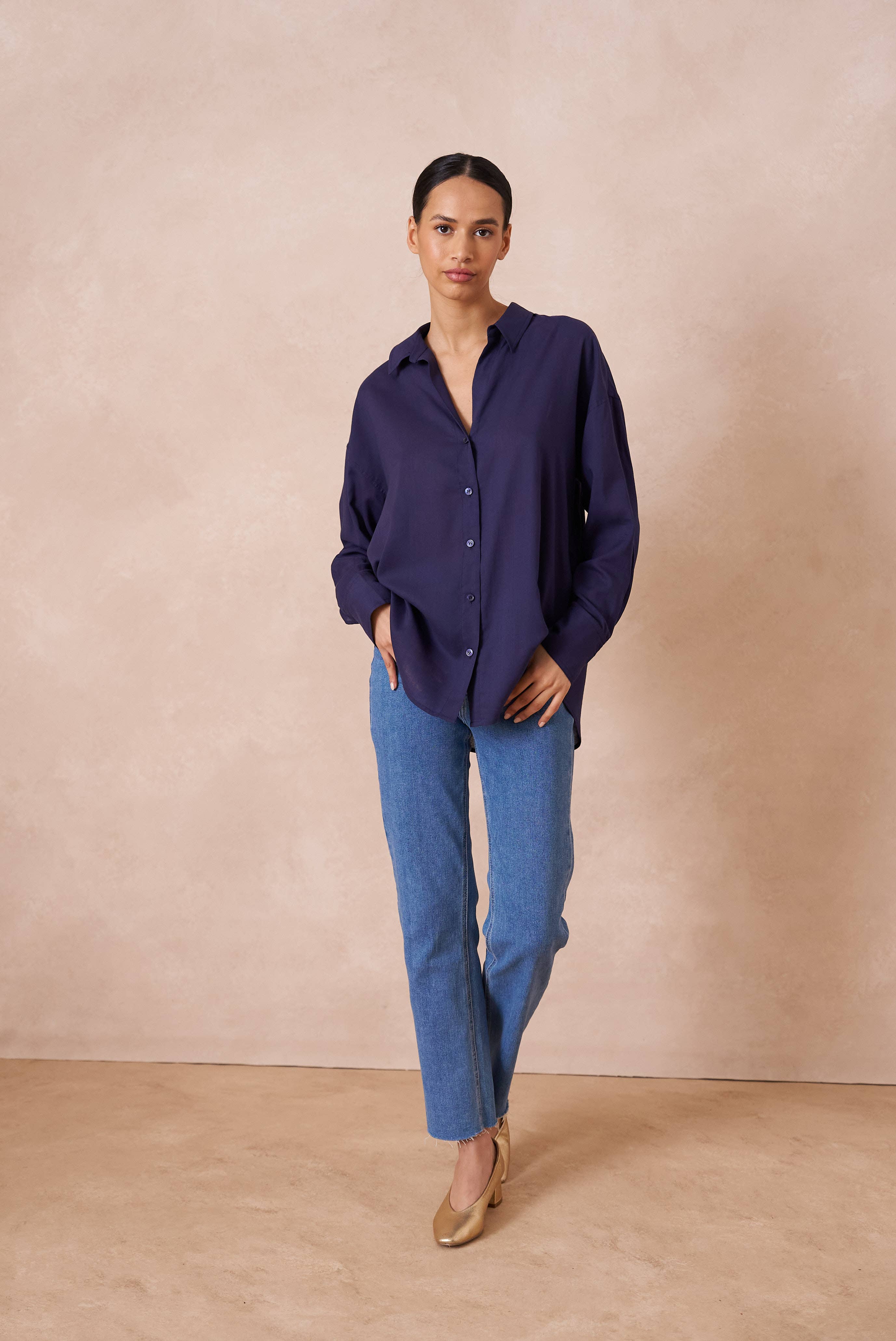 Attentif Paris - Vente Chemise à col boutonné – femme - Chemise unie avec col à revers avec du lin29