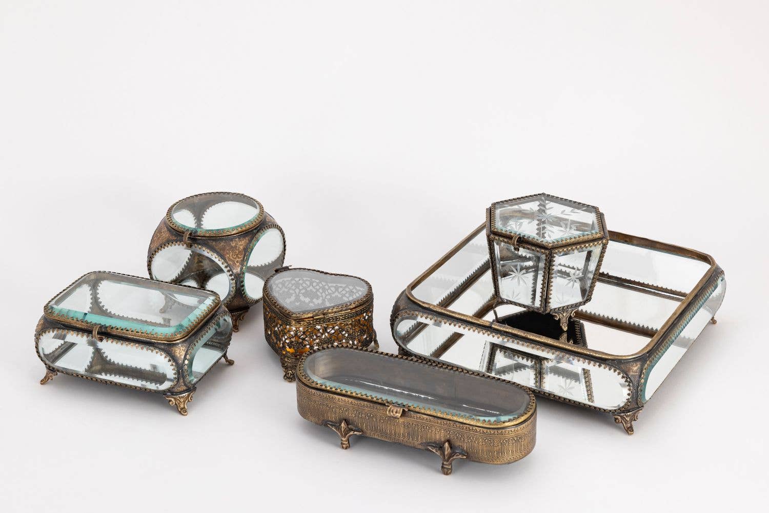 Lila Rasa - Wholesale Jewelry Box/Organizer - Etched French Jewelry Box (Clear)1