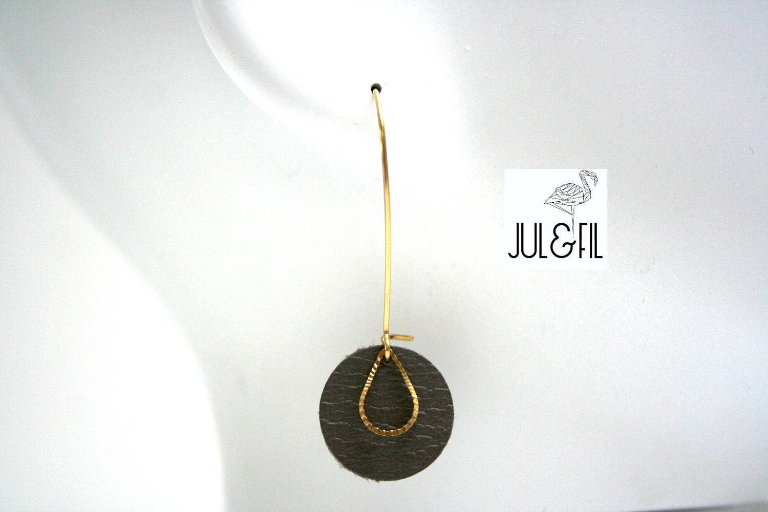JUL ET FIL - Wholesale Dangle Earrings - Taupe leather earrings, brass striated drop2