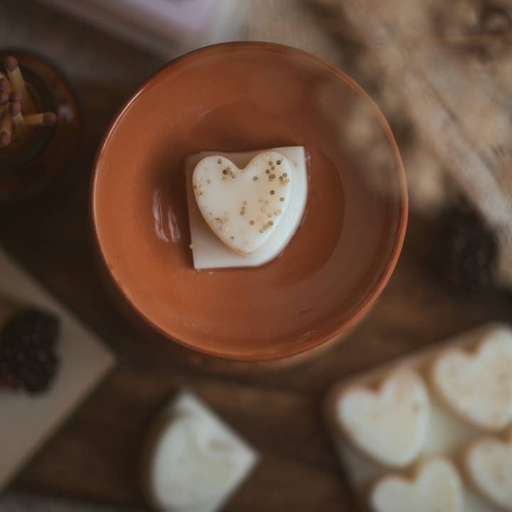 Meleri and Maple Co - Wholesale Wax melt - Cupcake Bakery Scented Heart Clamshell Soy Wax Melts4