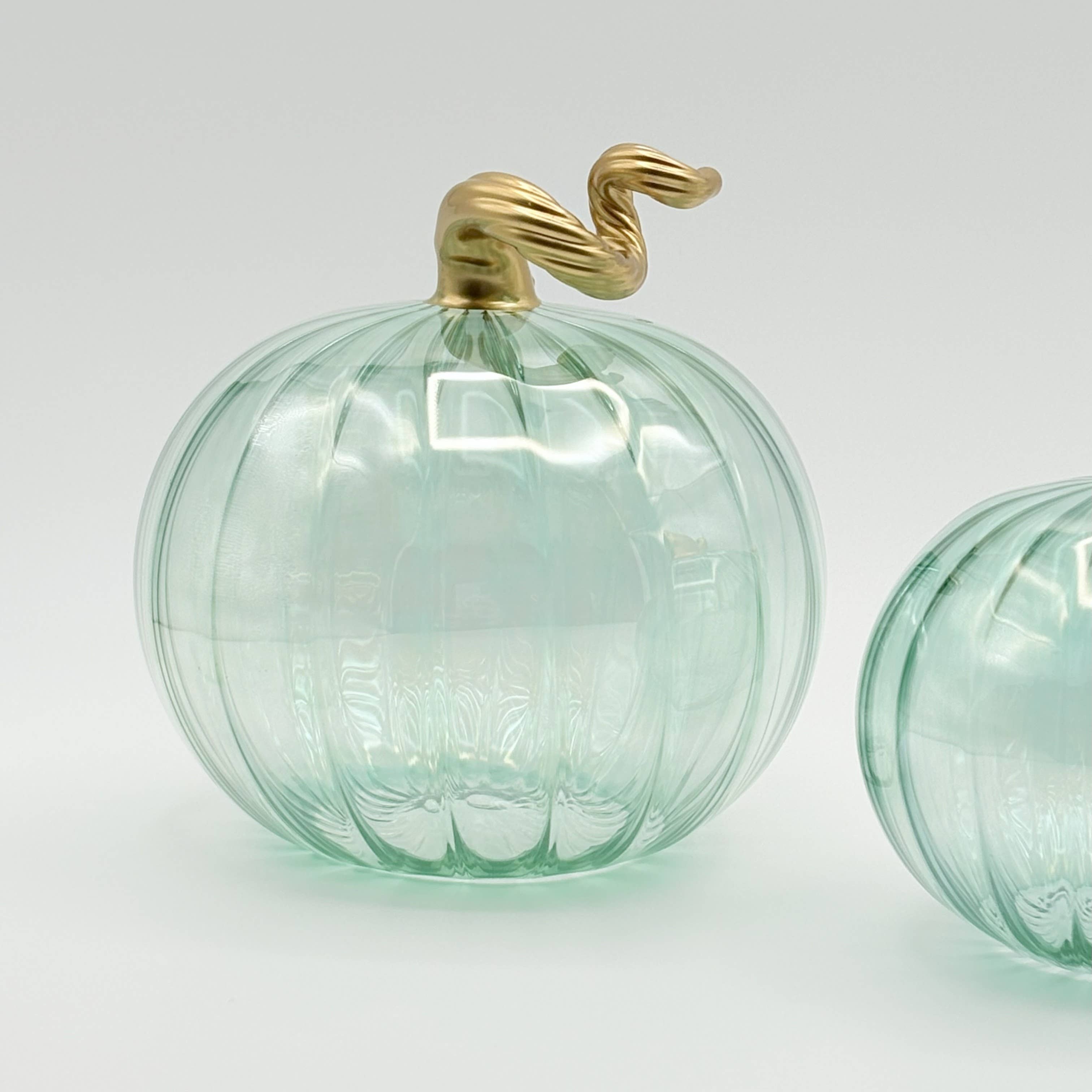 Dandarah (Ships from Canada) - Wholesale Decorative Tabletop Object - Blown Glass Tabletop Pumpkin - Iridescent Emerald with Gold Stem4