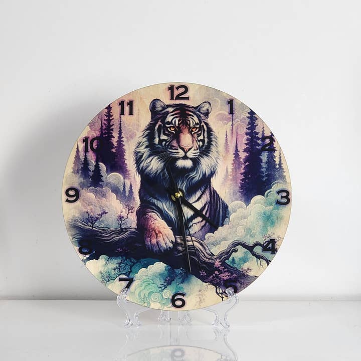 Horloge Murale en Bois - Tigre Blanc Mystique Majestueux pour la vente par BoisMagique