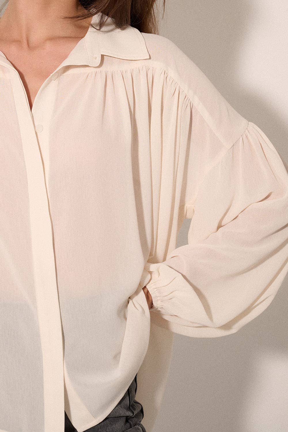 Promesa USA – wholesale Buttoned-down shirt – Women's – Solid Semi-Sheer Curve Hem Yoke Shirt6