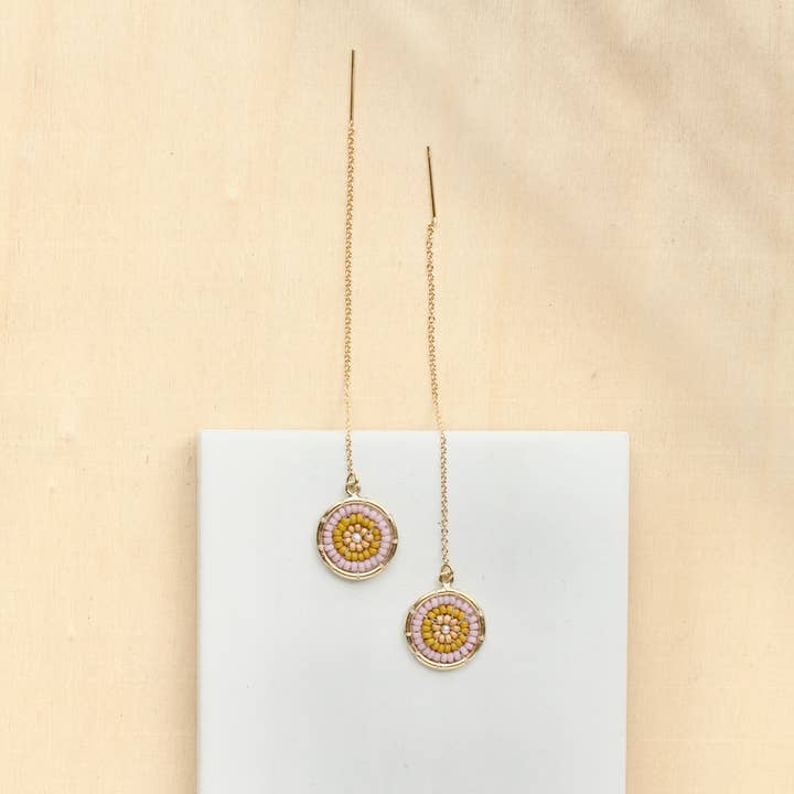 Enfileuses circulaires perlées pour la vente par WOVEN WYLD