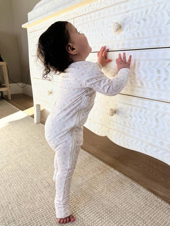 Little Threads - Wholesale Sleepsuit - Baby - Mauve Lattice Bamboo Wrap Footie3