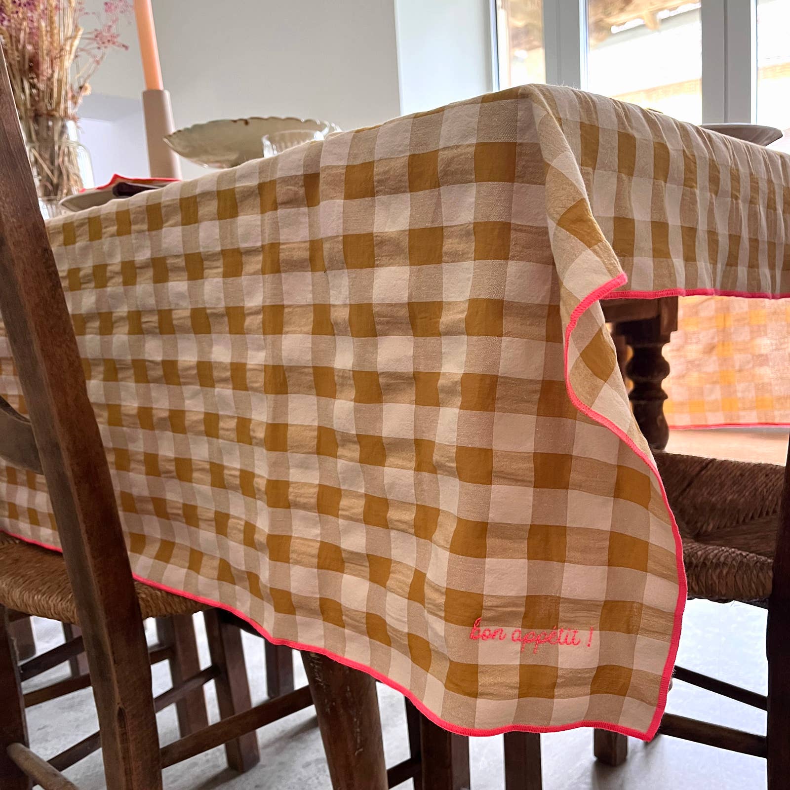 BARNABÉ AIME LE CAFÉ - Wholesale Tablecloth - Checkered gingham embroidered tablecloth for festive table!1