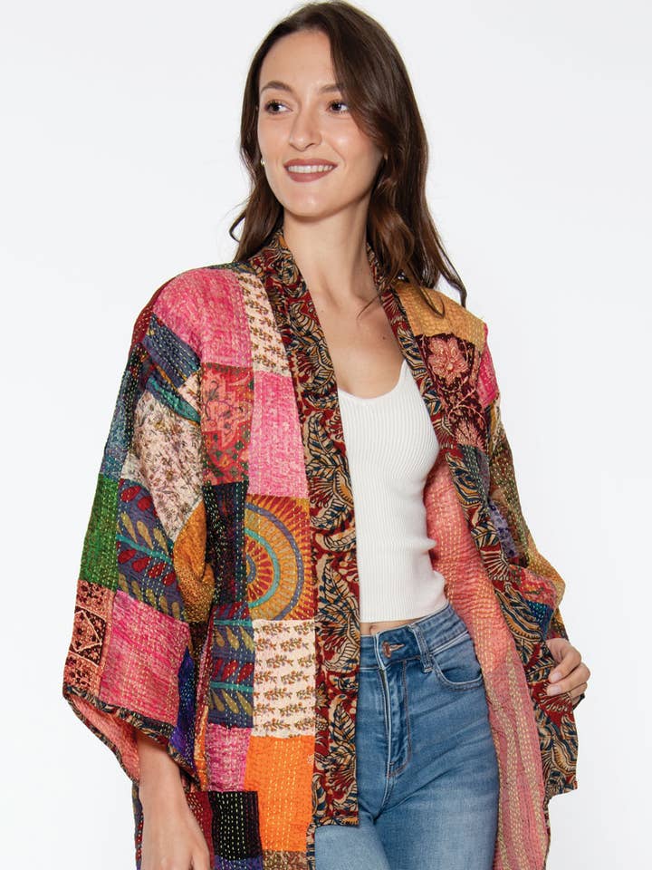 Giacca kimono reversibile in seta Kantha per la vendita all'ingrosso da parte di Sevya Handmade