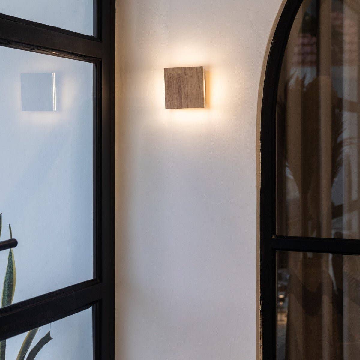 Tavellio - Vente Appliques - Applique murale sans fil Lane Light marron clair | Design rechargeable et dimmable2