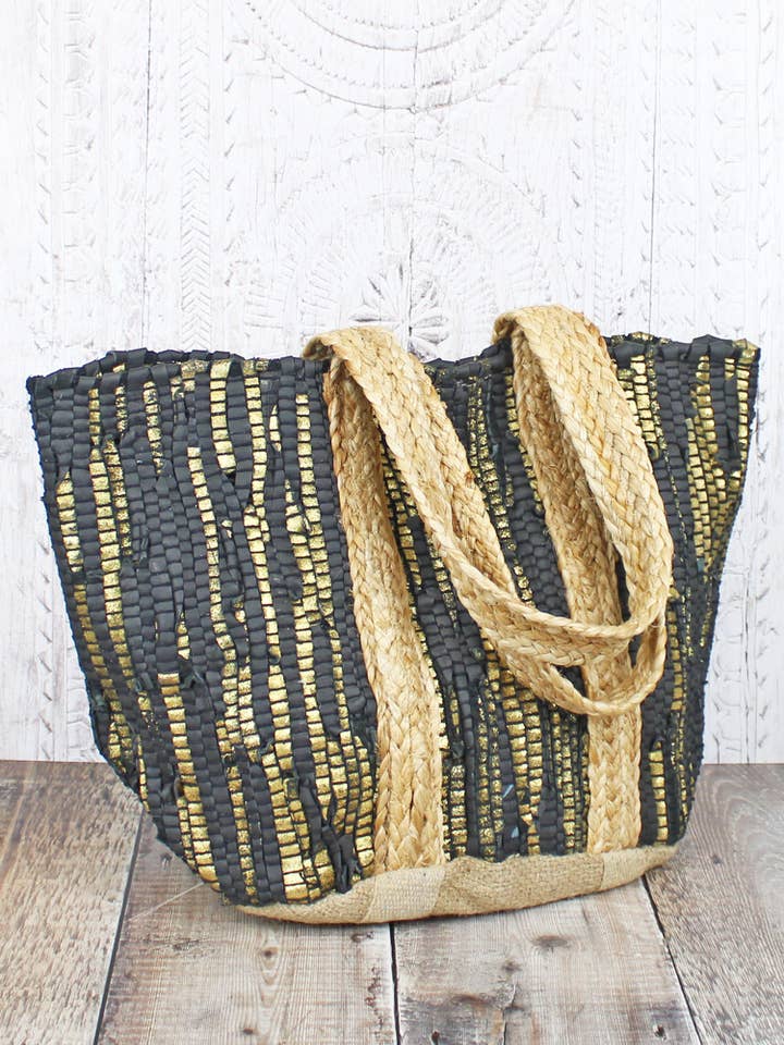 UPCYCLET TASKE AF RESTLÆDER for engroshandel hos Suzie Blue