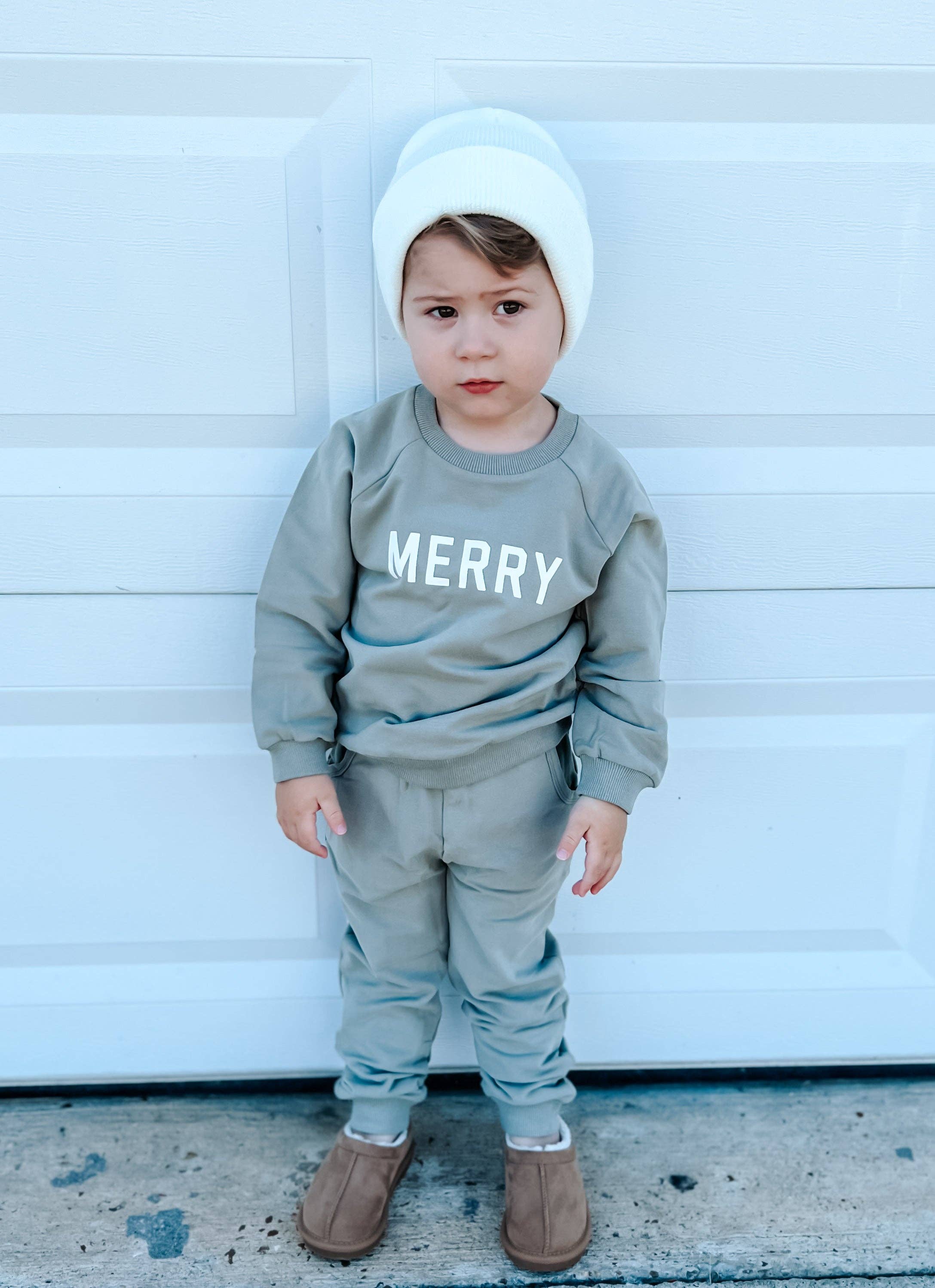 Little Joy Co. – wholesale Top & trouser set – Kids – Merry Graphic Organic Cotton 2pc Jogger Set7