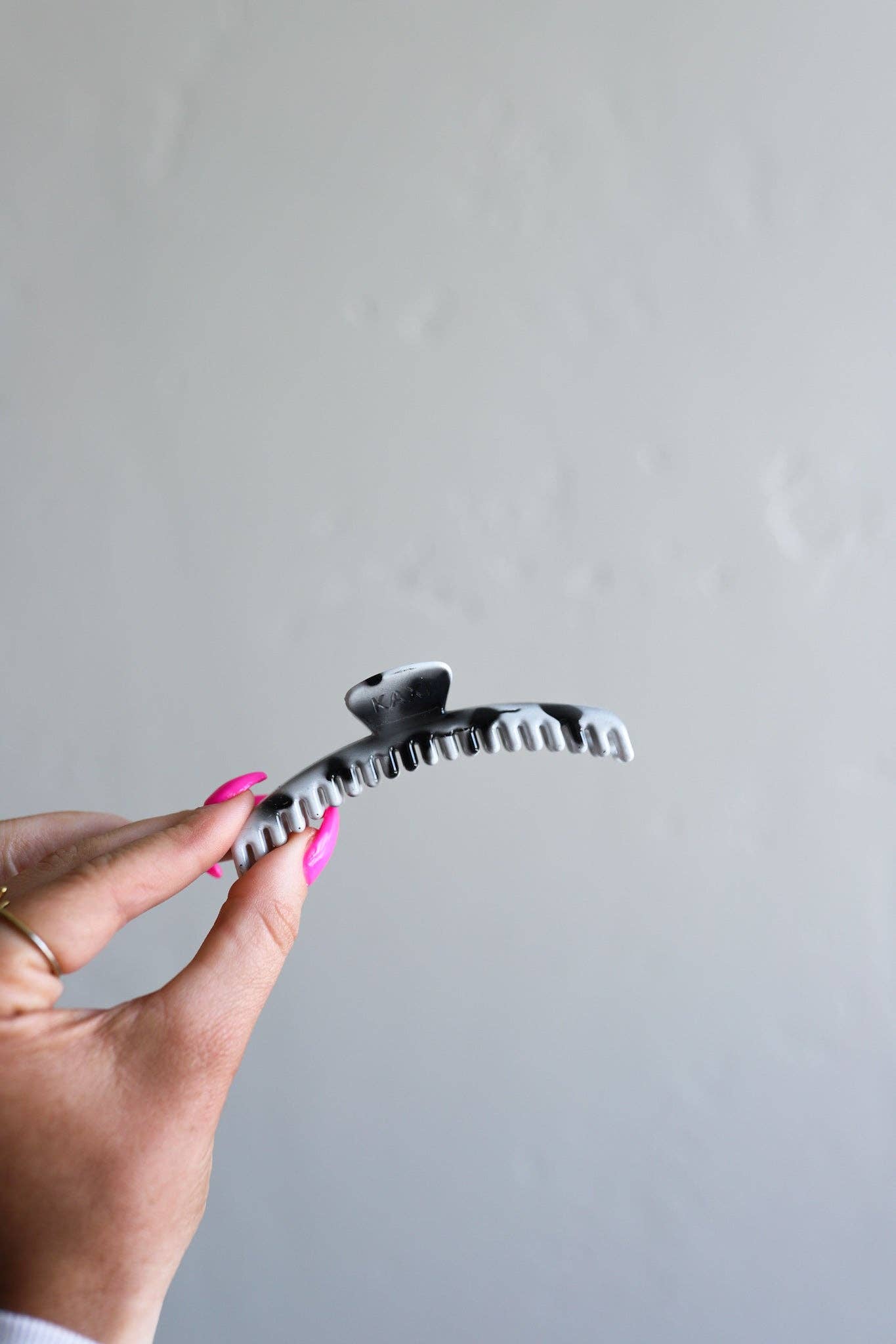 KAXI - Wholesale Hair Clip - Women's - Shiny Midi Hold Everything Claw0